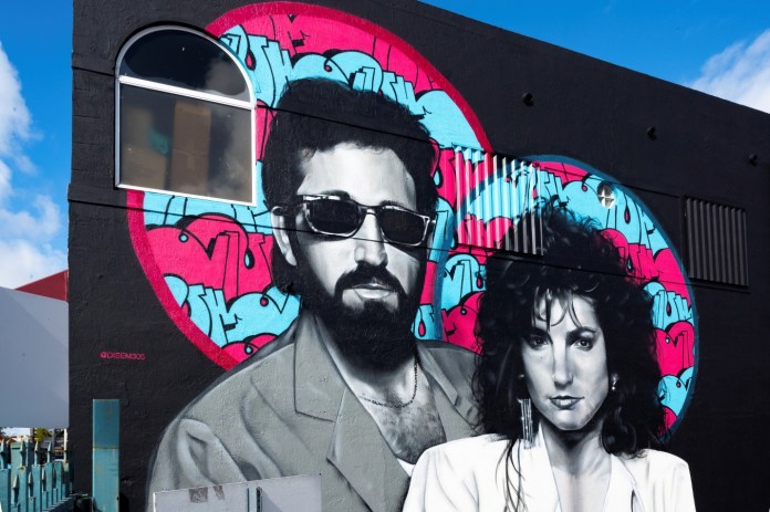 Gloria and Emilio Estefan mural in Miami by Disem